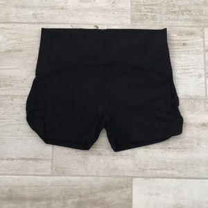 IVIVVA Black booty shorts